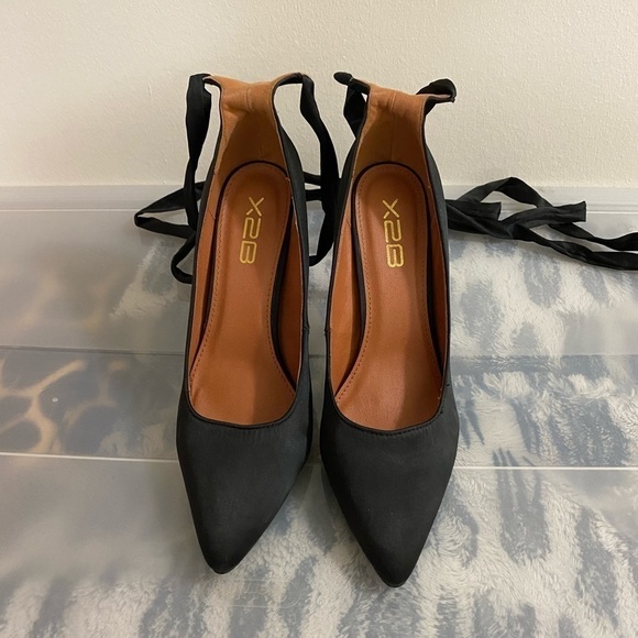 X2B ballerina stiletto heels Size 8 - Picture 1 of 3